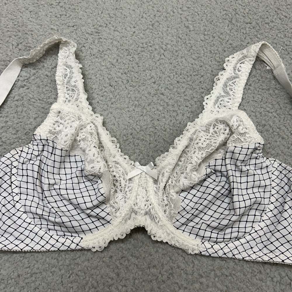 Curve Muse Bra 38DD Minimizer Bra Lace Trim Underwire
